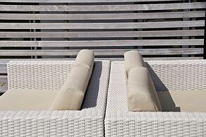 Kiss Beachfront Hotel & Restaurant