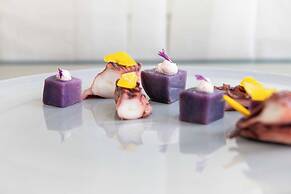 Kiss Beachfront Hotel & Restaurant