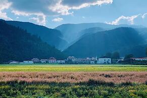 Shangri-La Dala Pasture Hotel