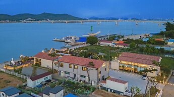 Ganghwado Mare Seawater Poolvilla