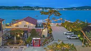 Ganghwado Mare Seawater Poolvilla