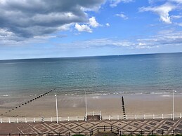 6 Seaview @ Bridlington Bay