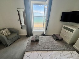 6 Seaview @ Bridlington Bay