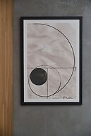 Modern Studio Gwiazdzista by Renters