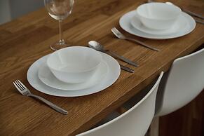 Modern Studio Gwiazdzista by Renters