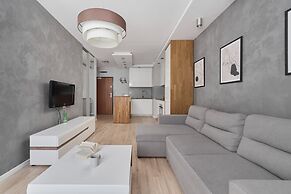 Modern Studio Gwiazdzista by Renters