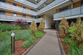 Modern Studio Gwiazdzista by Renters