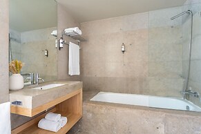 Aqualuz Troia Mar by The Editory