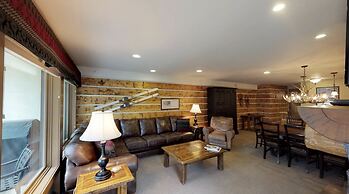 Upscale 2-bedroom Residence in Resort-style Setting With Saline Outdoo