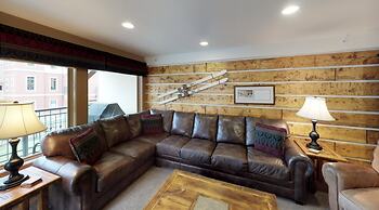 Upscale 2-bedroom Residence in Resort-style Setting With Saline Outdoo