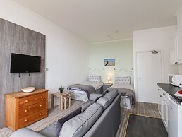 4 Beach View @ Beaconsfield House