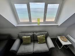 10 Beach View @ Beaconsfield House