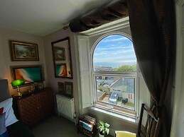 4 Bedroom Victorian Townhouse With Sea Views