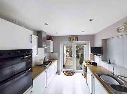 4 Bedroom Victorian Townhouse With Sea Views