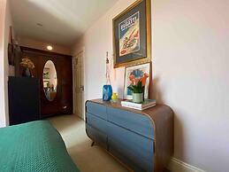 4 Bedroom Victorian Townhouse With Sea Views