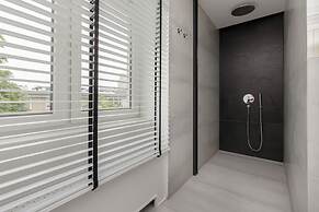 Trendy City Center Apartment by Renters