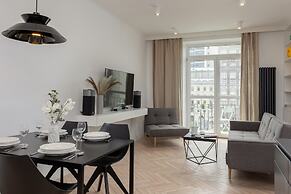 Trendy City Center Apartment by Renters