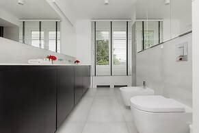 Trendy City Center Apartment by Renters