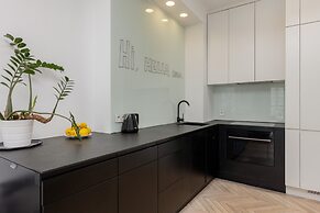 Trendy City Center Apartment by Renters