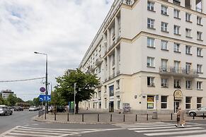 Trendy City Center Apartment by Renters