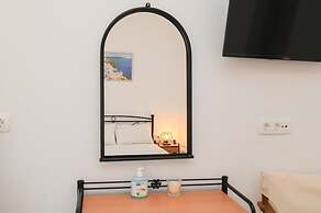 Enjoy the Santorini Life Vibrant Studio