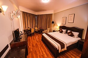 Fabhotel Prime Luxera