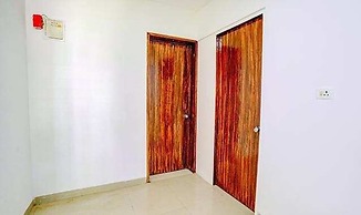 Fabhotel Woods Regency