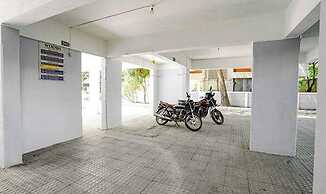 Fabhotel Woods Regency