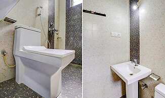 Fabhotel Woods Regency