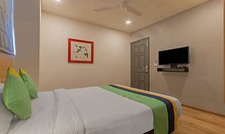 FabHotels Ny Townhouse