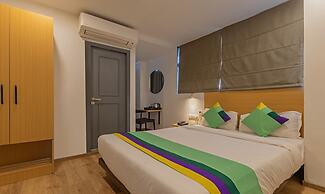 FabHotels Ny Townhouse