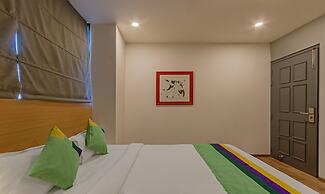 FabHotels Ny Townhouse