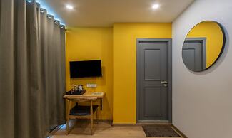 FabHotels Ny Townhouse