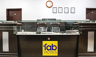 Fabhotel The Lazeez