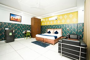 Fabhotel Tanvi Premium