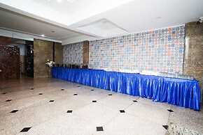 Fabhotel Tanvi Premium