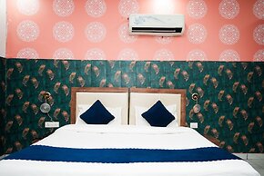 Fabhotel Tanvi Premium