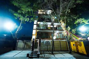 Fabhotel Tanvi Premium