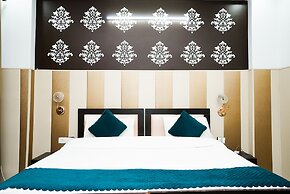 Fabhotel Tanvi Premium