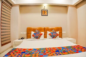 Fabhotel Divine Casa