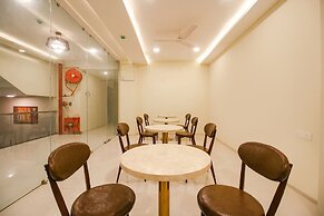 Fabhotel Divine Casa