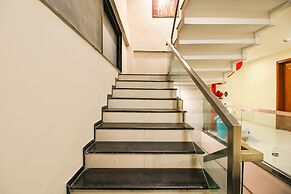 Fabhotel Divine Casa