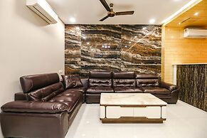 Fabhotel Divine Casa