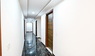 Fabhotel Silver Crown