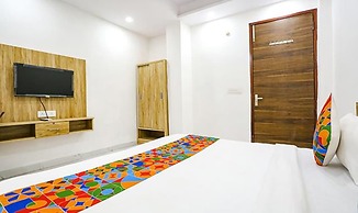 Fabhotel Silver Crown