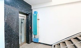 Fabhotel Silver Crown