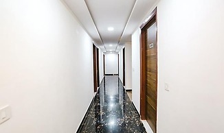 Fabhotel Silver Crown