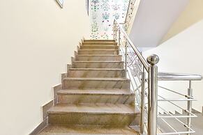 Fabhotel Pink Palace