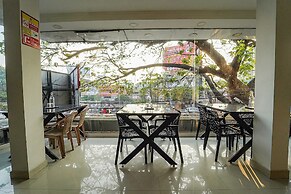 Fabhotel Central Inn Residency