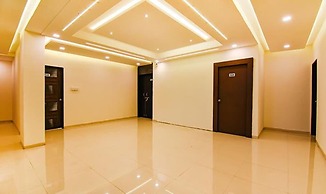 Fabhotel The Golden Leaf